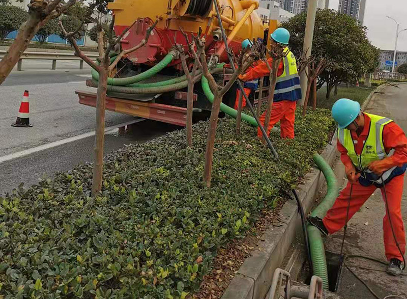 陇川市政管道清淤
