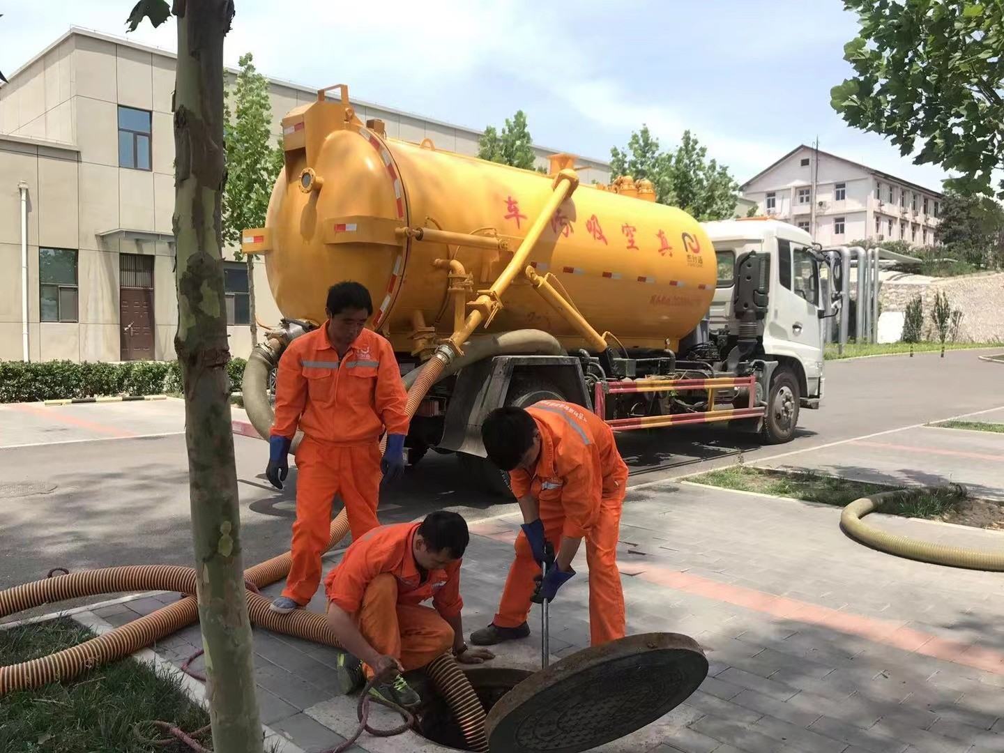 陇川化粪池清理与5-8吨吸粪车施工效率分析